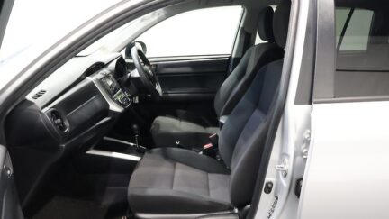 2015 Toyota Corolla FIELDER image 330109