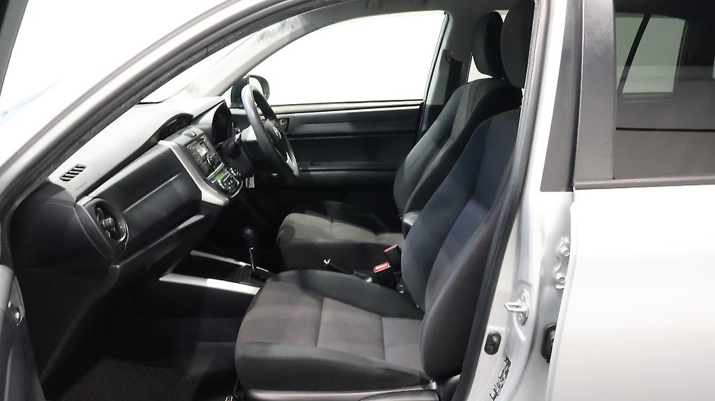 2015 Toyota Corolla FIELDER image 330109