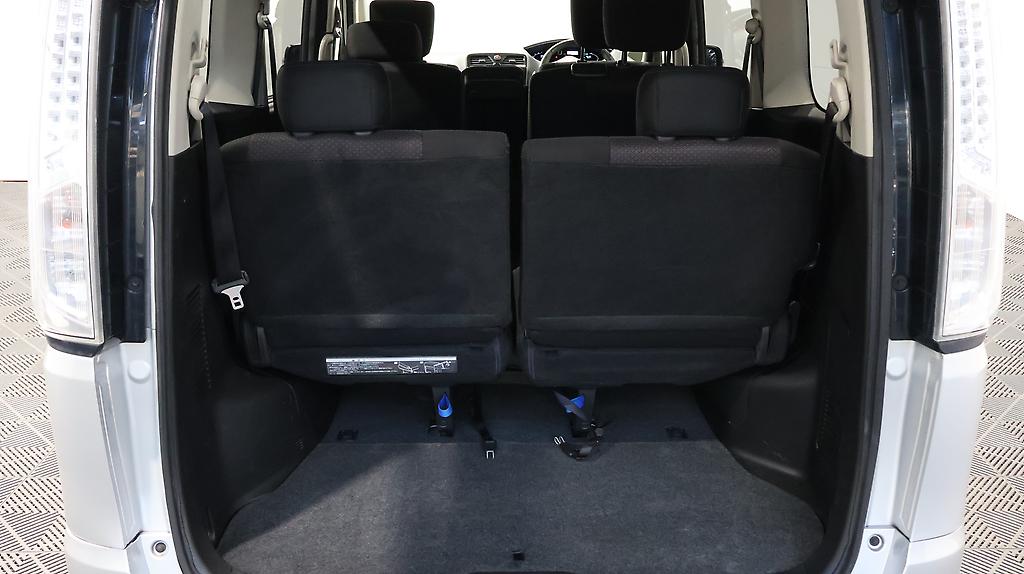 2013 Nissan Serena image 330493