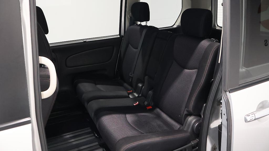 2013 Nissan Serena image 330495