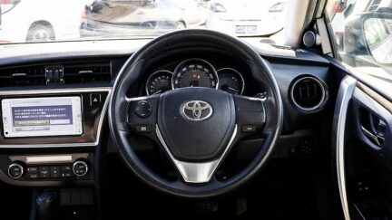 2012 Toyota Auris Sporty look Push start image 329238