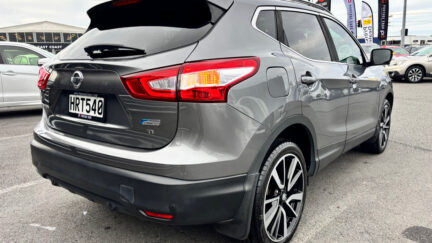 2014 Nissan Qashqai TI 2.0P/1CVT/HA/5DR image 328378