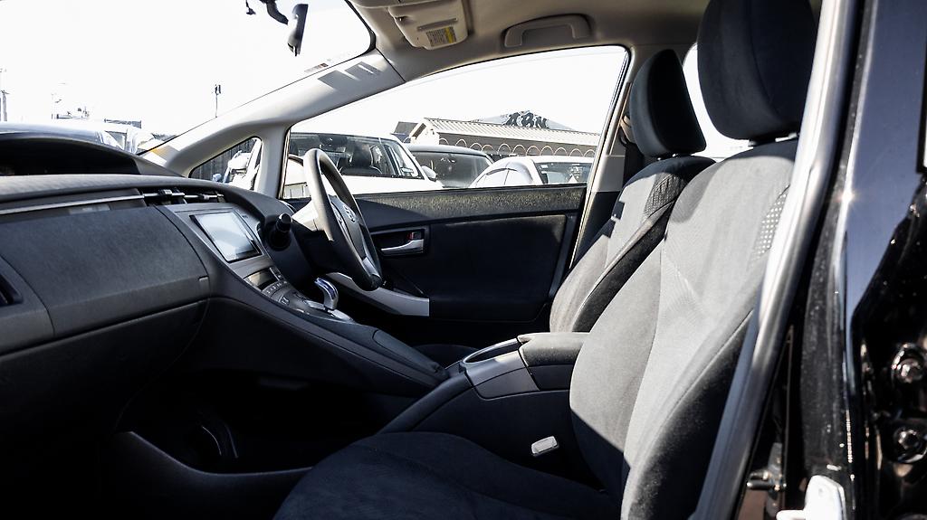 2012 Toyota Prius S MODEL slick design image 333513