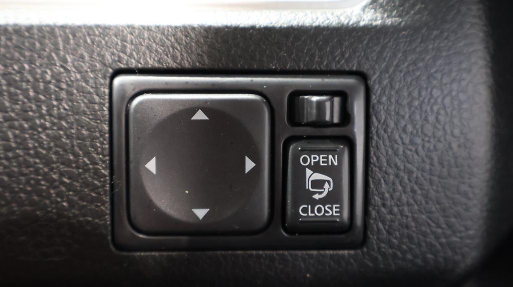 2013 Nissan Serena Hybrid Highway Star S image 329816