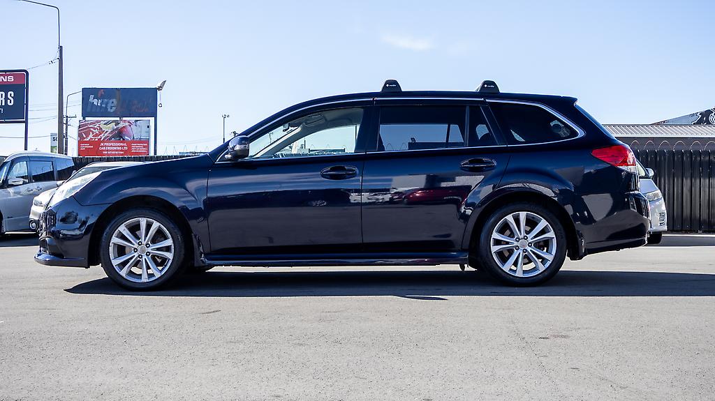 2012 Subaru Legacy 2.5i Eyesight Roof racks, Tow bar image 328738