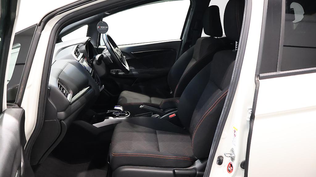 2013 Honda Fit Hybrid S-Package image 328180