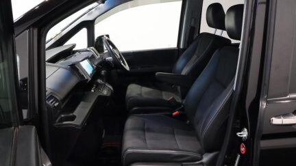 2013 Honda Step Wagon WGN Z Cool Spirit image 328335