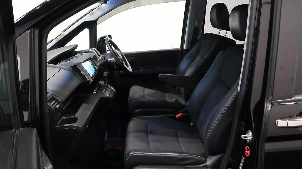 2013 Honda Step Wagon WGN Z Cool Spirit image 328335