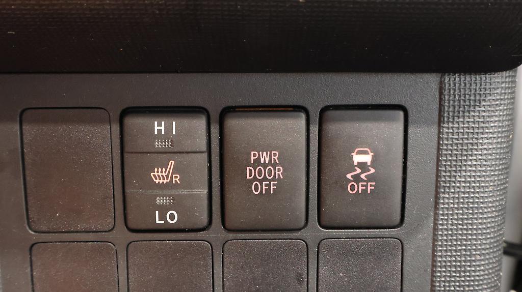 2014 Toyota Spade G Model – Alloy Wheels image 329175