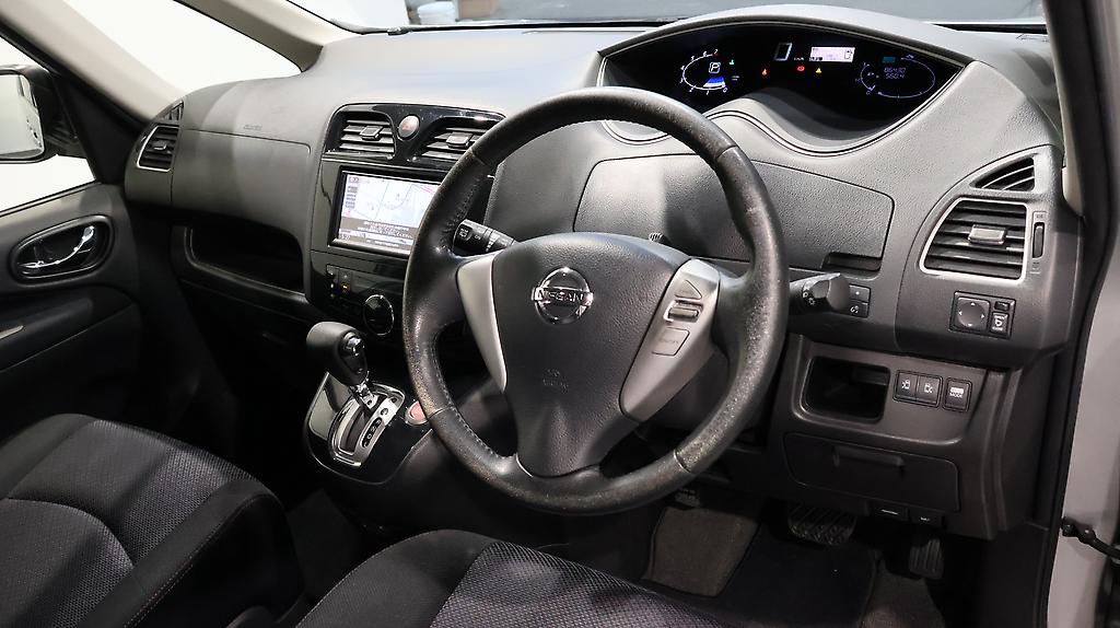 2013 Nissan Serena image 330500