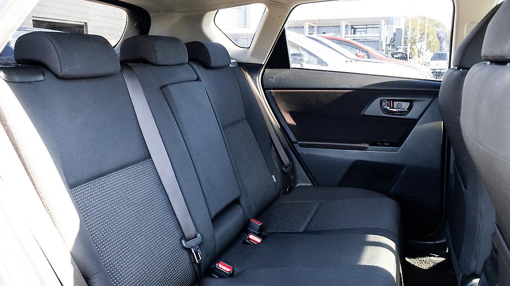 2012 Toyota Auris Sporty look Push start image 329233