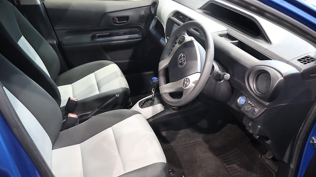 2013 Toyota Aqua S MODEL PUSH BUTTON START R/CAMERA image 330043