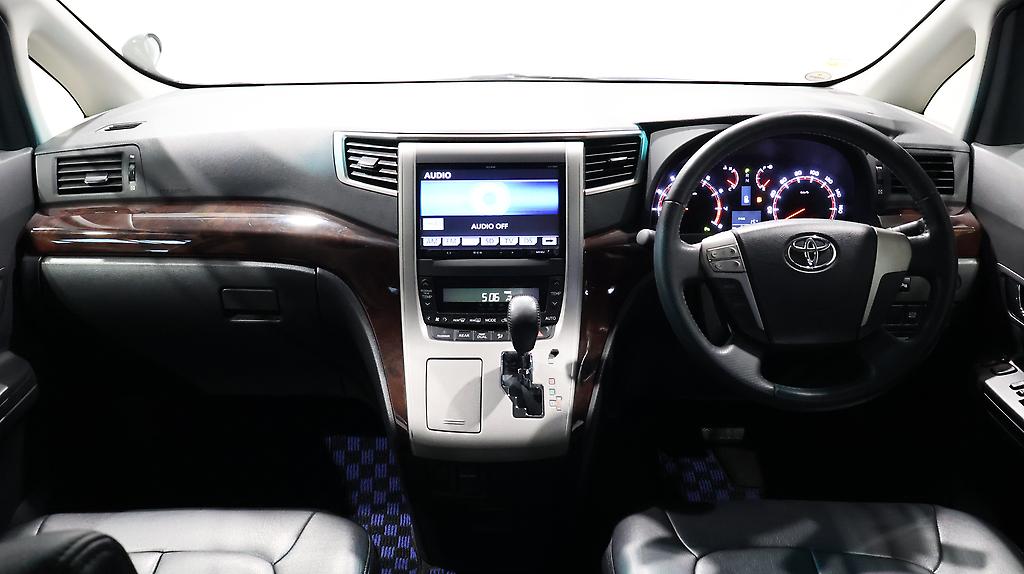 2013 Toyota Vellfire image 330521