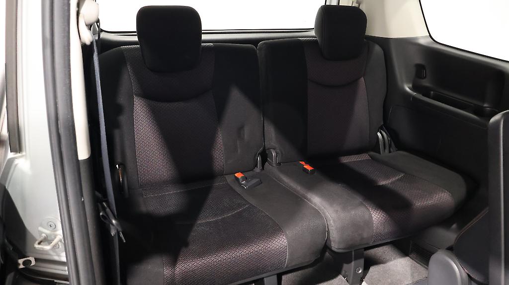 2013 Nissan Serena image 330496