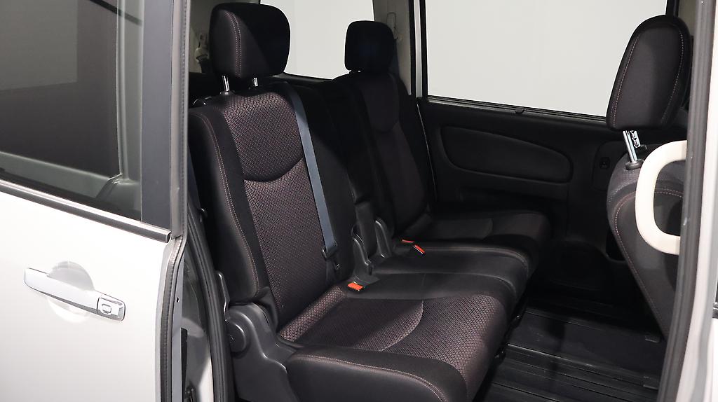 2013 Nissan Serena image 330497