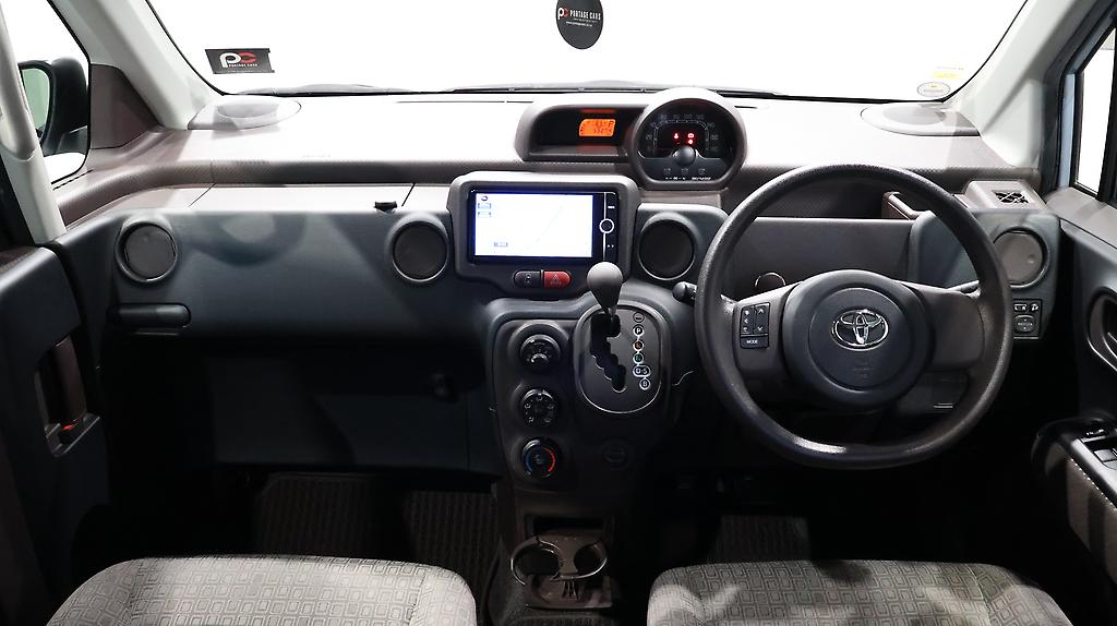 2013 Toyota Spade X – Power Sliding Door easy access image 329008