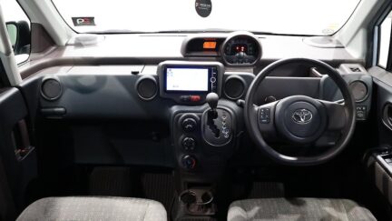 2013 Toyota Spade X – Power Sliding Door easy access image 328119