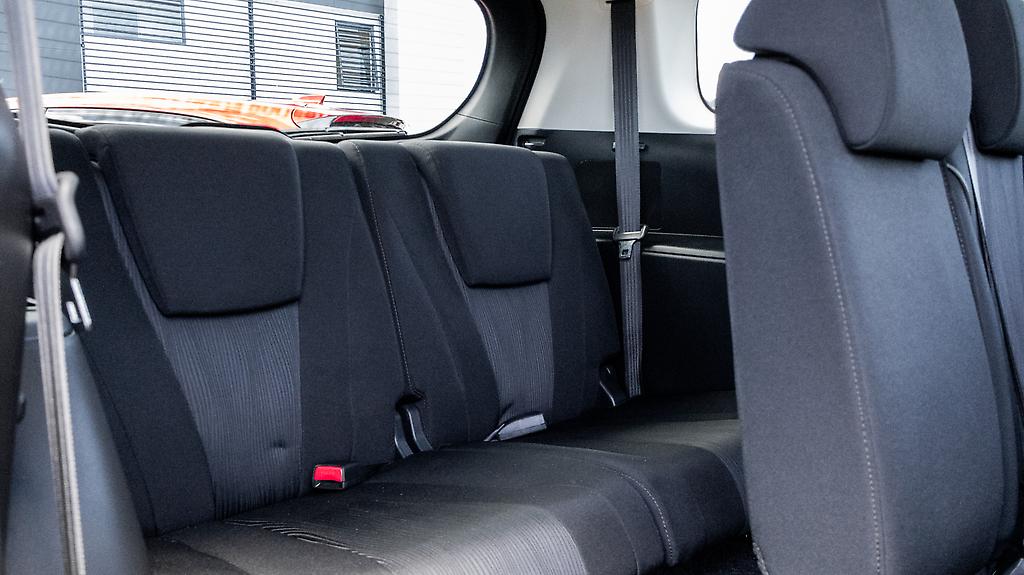 2012 Nissan Lafesta Highway Star-G – 6 Seater – Power Sliding Door image 330176