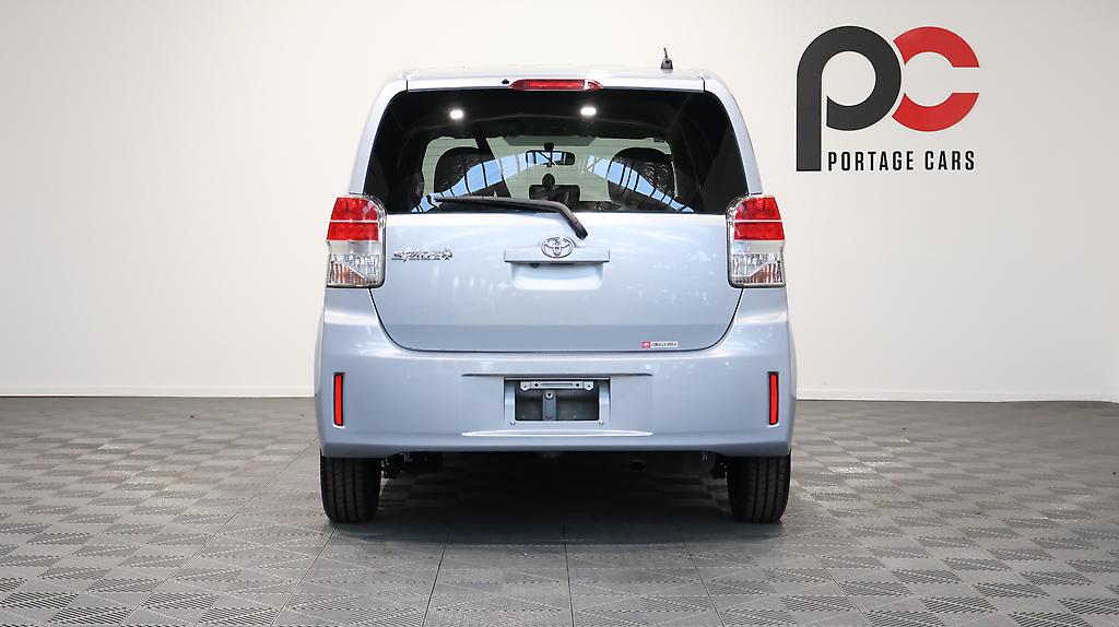 2013 Toyota Spade X – Power Sliding Door easy access image 328114