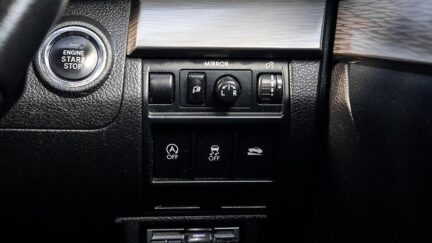 2012 Subaru Legacy 2.5i Eyesight Roof racks, Tow bar image 328747