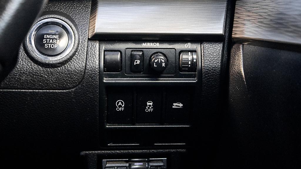 2012 Subaru Legacy 2.5i Eyesight Roof racks, Tow bar image 328747