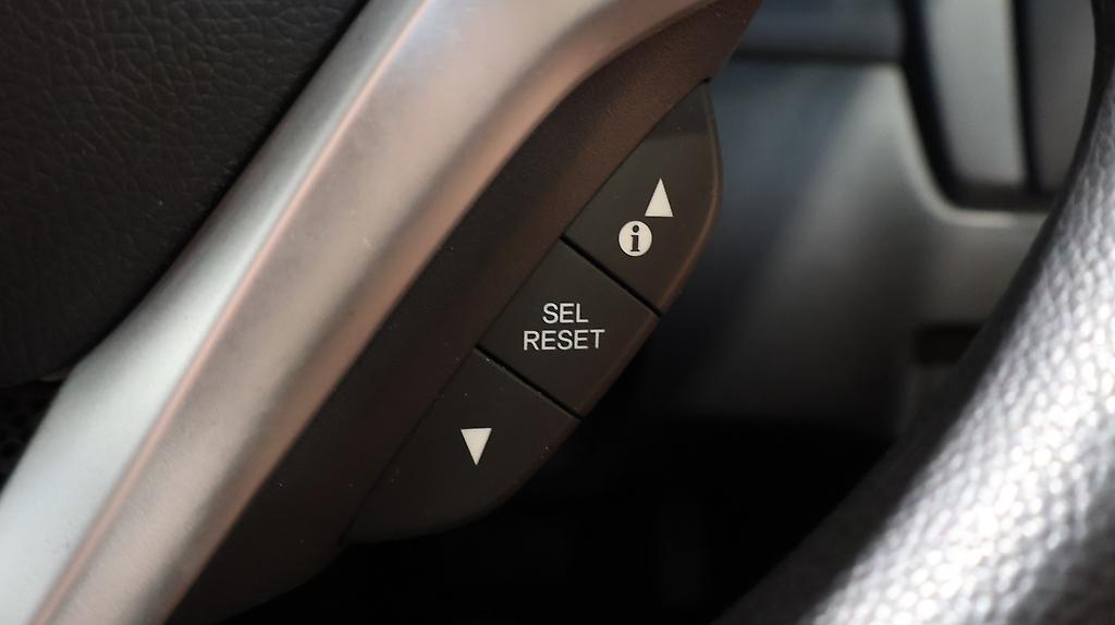 2014 Honda Fit Hybrid F Package image 329414