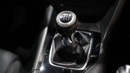 2014 Mazda Axela 15S – 6sp Manual image 327328