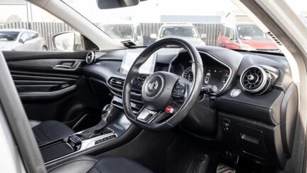 2022 Mg Hs 2.0PT/4WD/6AT Essence NZ New Low kms image 331517