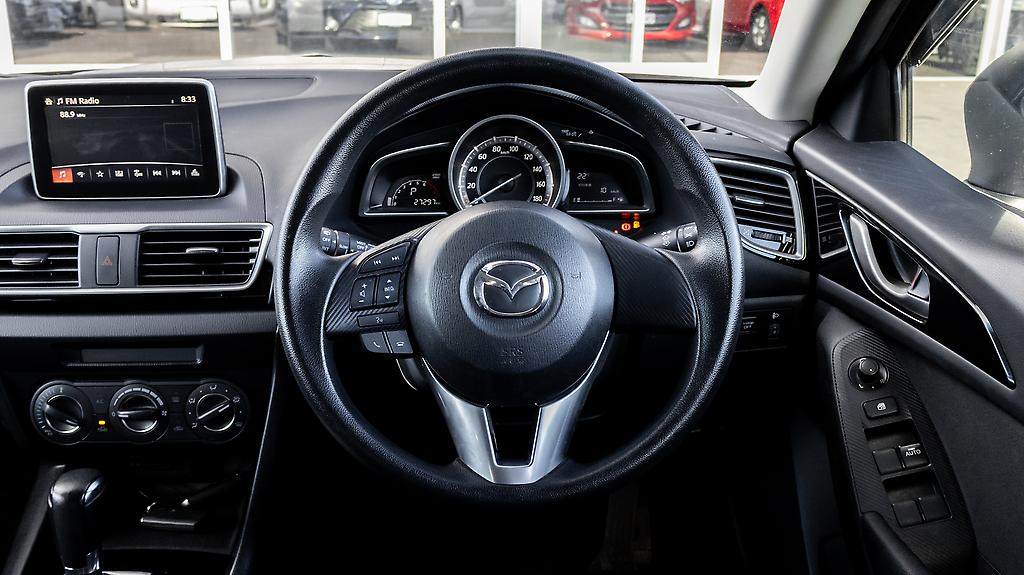 2014 Mazda Axela Low KMS! 15 S Push start, I stop image 331557