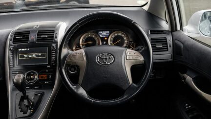 2007 Toyota Blade Push start, Traction control image 334947