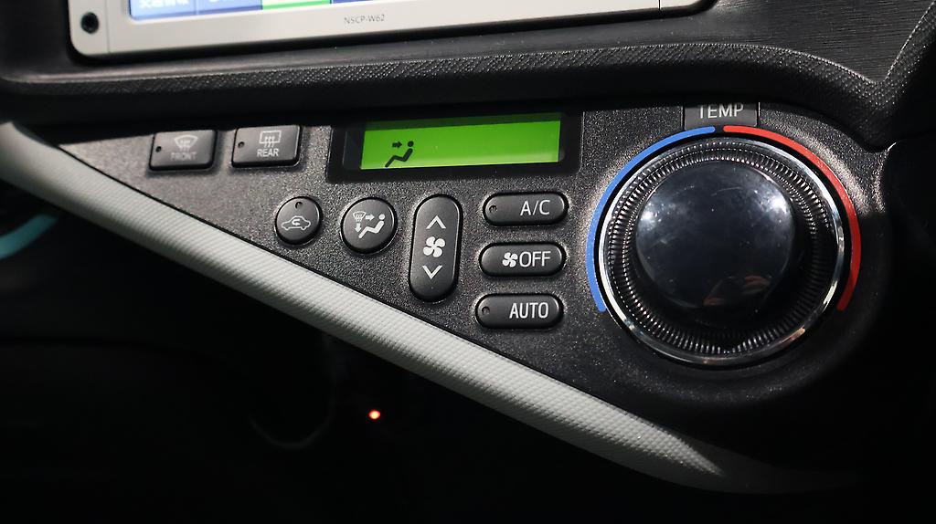 2013 Toyota Aqua S Model – Push Button Start – Reverse Camera image 336102