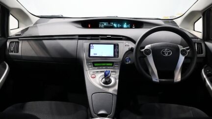 2013 Toyota Prius S Model / Push Start / Reversing Camera image 335119