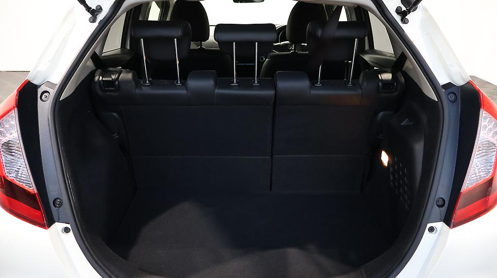 2014 Honda Fit Hybrid L Package image 335960