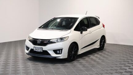 2016 Honda Jazz RS 1.5P/6MT/HA/5DR/5 image 331700