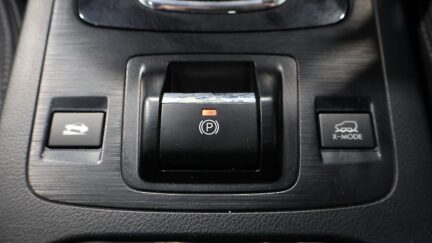 2015 Subaru Outback Limited AWD with Leather and Cruise image 335491