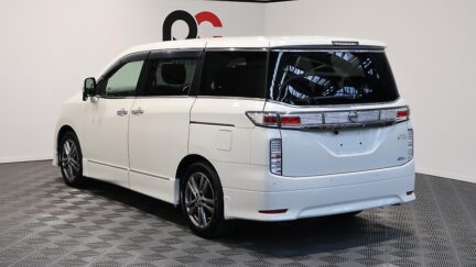 2013 Nissan Elgrand Highway Star Urban Chrome image 335544
