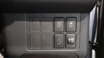 2013 Toyota Spade F Model image 336039