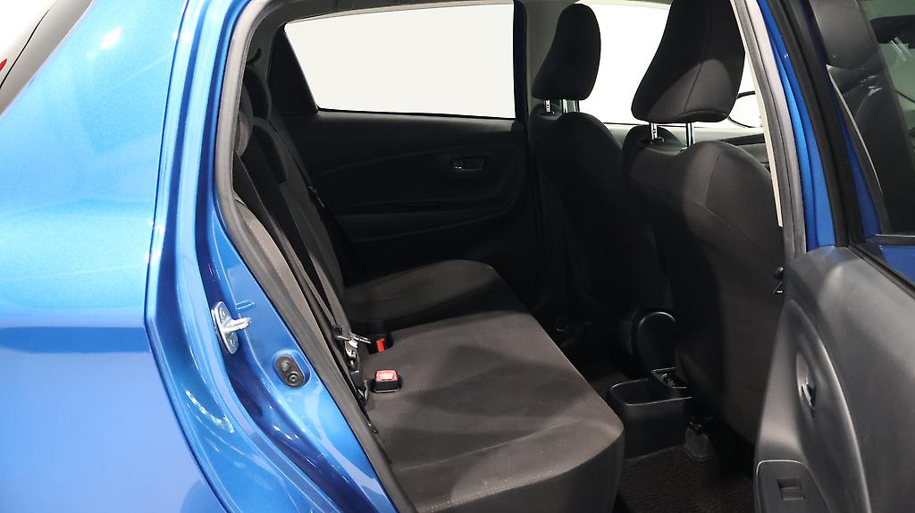 2015 Toyota Vitz image 333748
