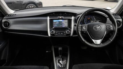 2013 Toyota Corolla Fielder Hybrid F Push start image 331206