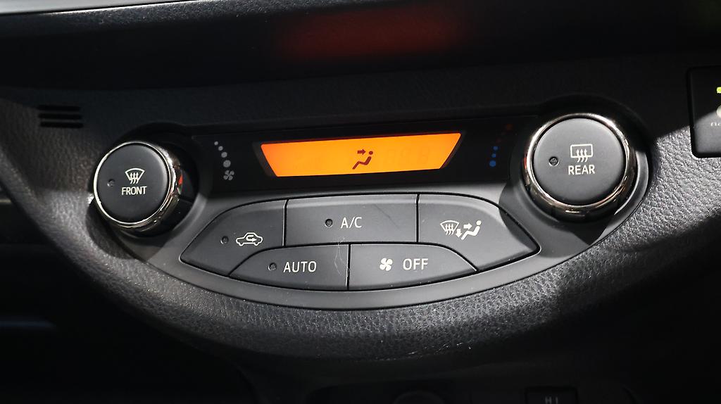 2015 Toyota Vitz image 333754