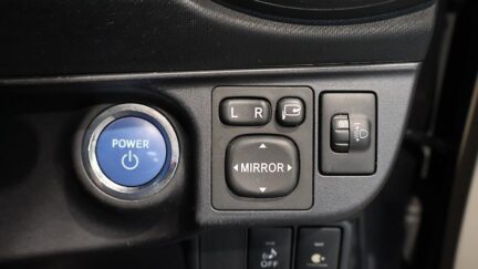 2012 Toyota Aqua G Hybrid image 335220