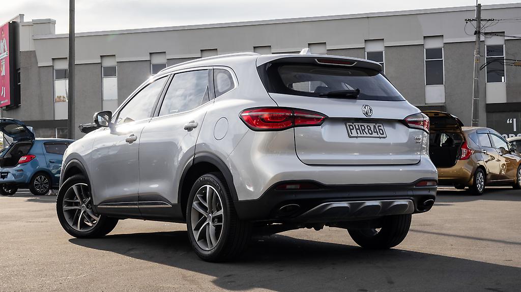 2022 Mg Hs 2.0PT/4WD/6AT Essence NZ New Low kms image 331511