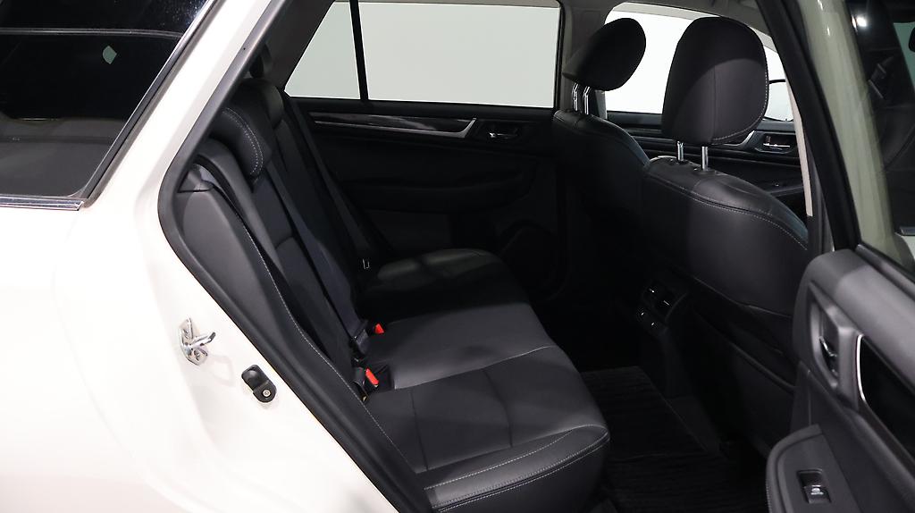 2015 Subaru Outback Limited with leather and cruise control image 332099