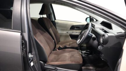 2012 Toyota Aqua G Hybrid image 335212