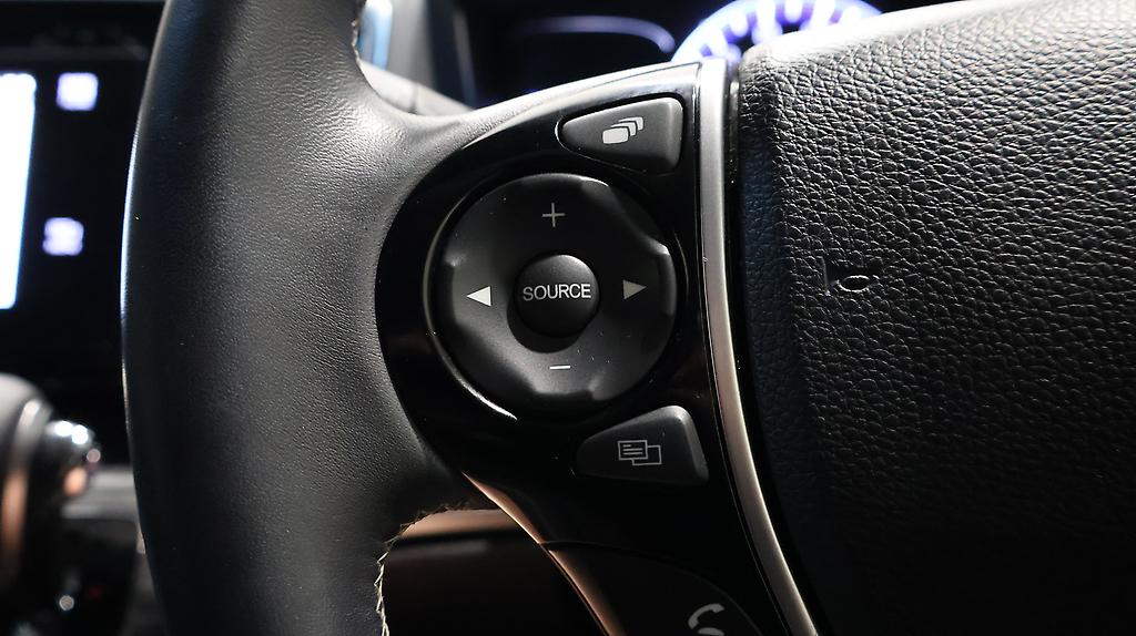 2015 Honda Odyssey Absolute Advance image 333668