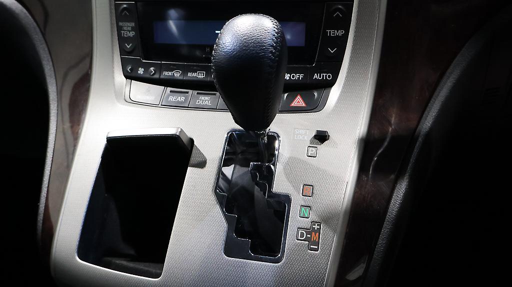 2013 Toyota Vellfire 2.4Z image 335103