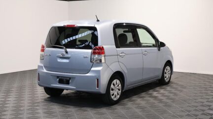 2013 Toyota Spade F Model image 336024