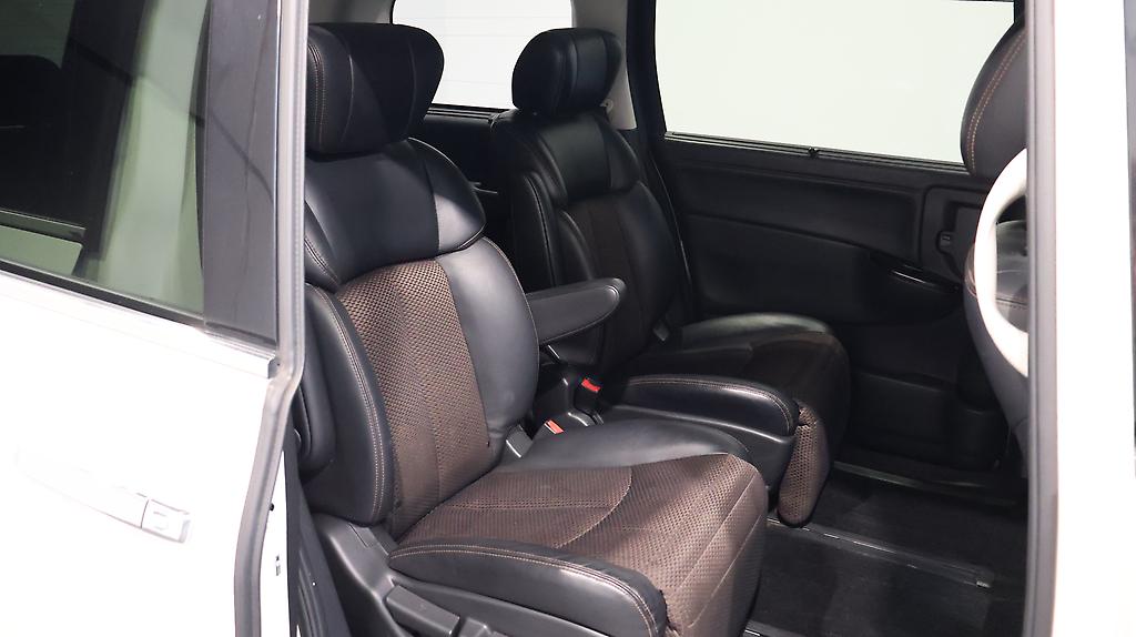 2013 Nissan Elgrand Highway Star Urban Chrome image 335551