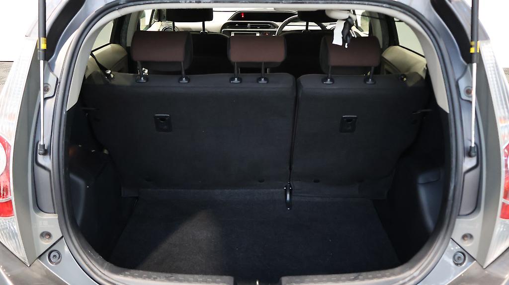 2012 Toyota Aqua G Hybrid image 335208