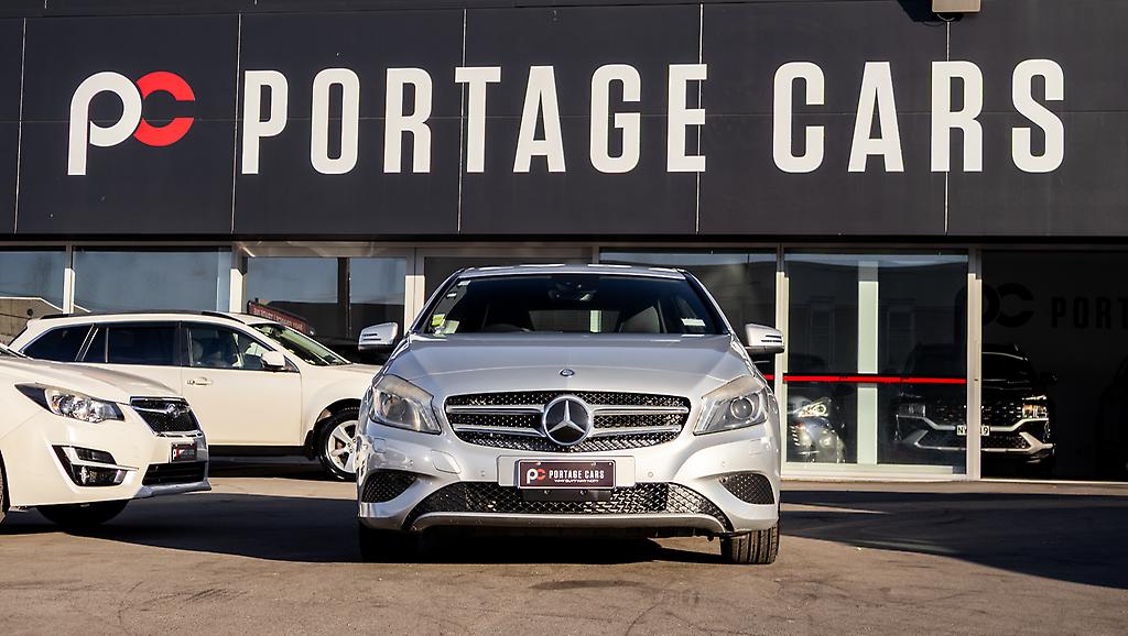 2014 Mercedes-benz A 180 Super Low KMS, Half Leather image 333444